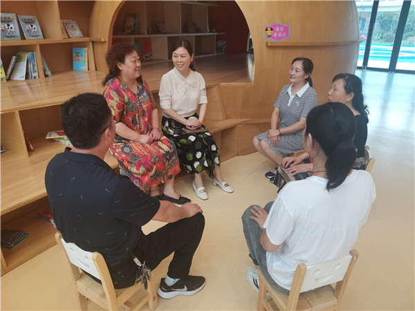 二幼：双拥慰问 情暖人心