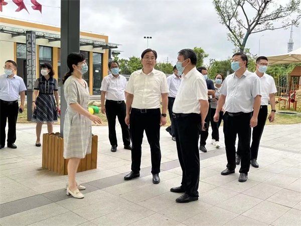 二幼：江苏省教科院院长陆岳新一行检查二幼教育集团彩虹分部开学安全工作