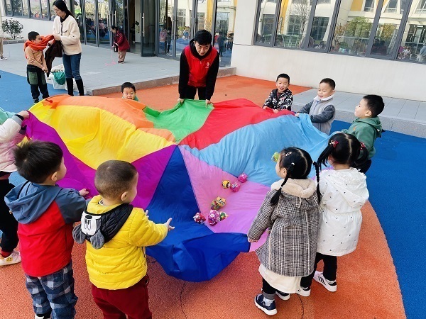 二幼：阳光运动   健康成长