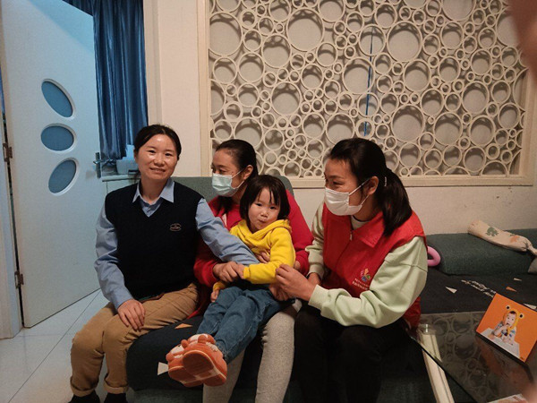 二幼：家访暖人心 共育促成长