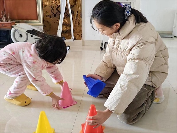 二幼：居家时光    多彩运动