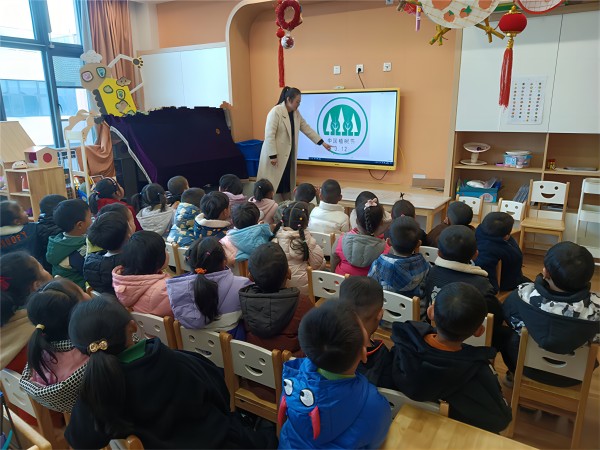 二幼：拥抱春天  播种希望