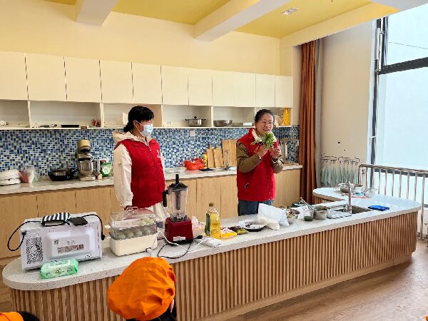 二幼：家长助教    “童”做青团