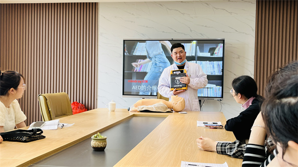 二幼：​除颤仪急救培训  守护生命安全