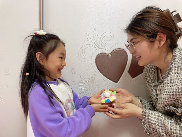 二幼：感恩有你    温情献礼