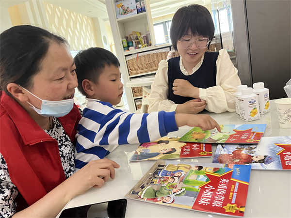 二幼：整合资源  传承红色基因