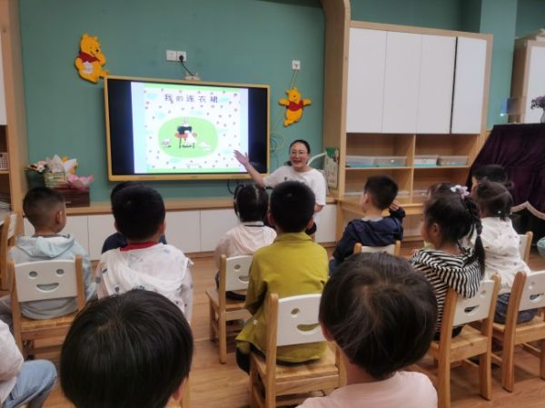 二幼：故事暖童心   妈妈送温情