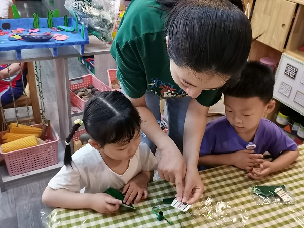 二幼：迎端午  佩香囊