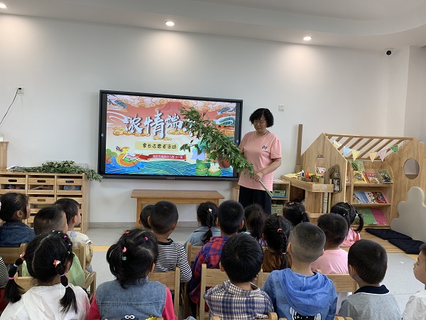 二幼：过端午  “粽”乐乐  —— 海安市南屏园小一班家长志愿者活动