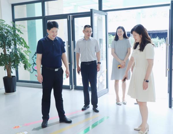 督导促前行 以爱护成长  ——  二幼教育集团迎接开学工作检查