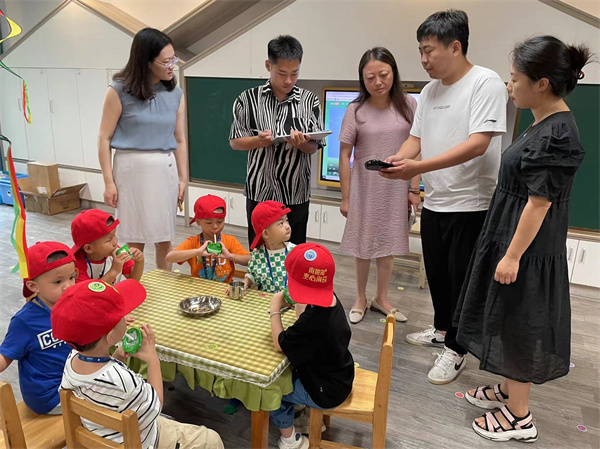 二幼：用心呵护    点亮“睛”彩“瞳”年