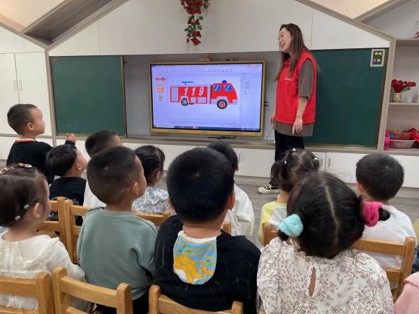 二幼：防范未“燃”    安全常在