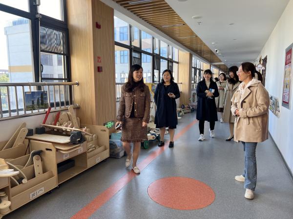 二幼：相约彩虹  行共研之路