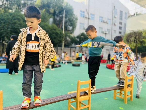 二幼：让晨间活动    唤醒一天的光彩