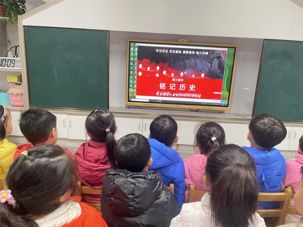 二幼：勿忘历史  珍爱和平