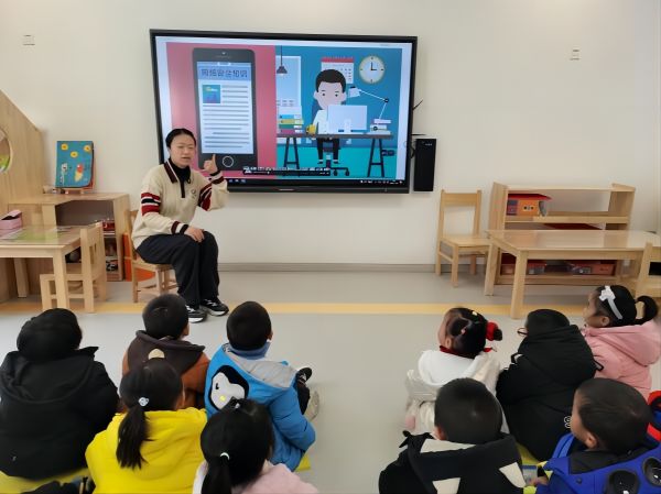 二幼：守护童心    织密网络“防护网”