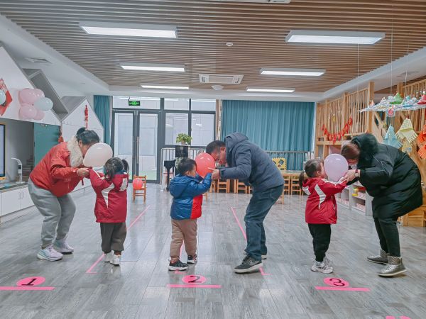 二幼：亲子乐淘淘  相伴迎新年
