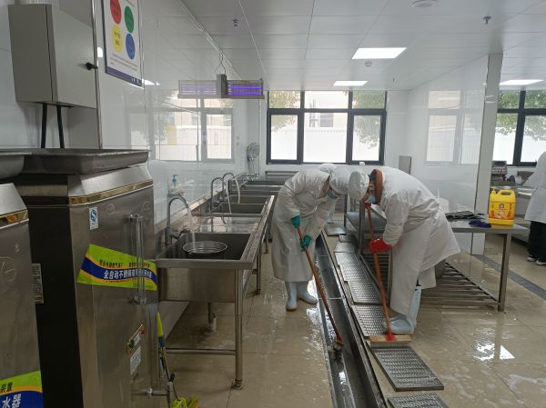二幼：落实精细管理 共护食堂安全