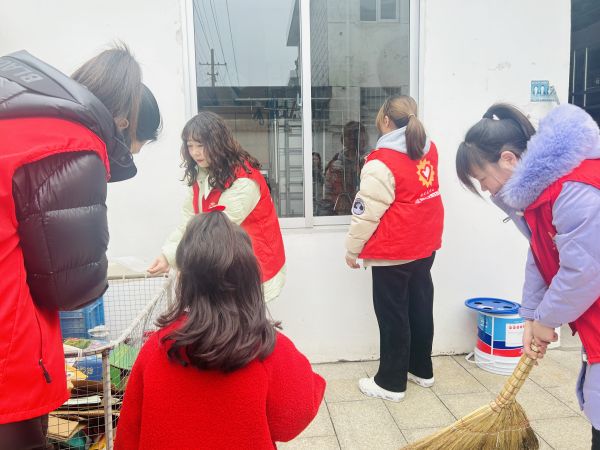 二幼：志愿青春  情暖夕阳