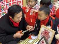 二幼：民俗共传承   情智园里花灯俏