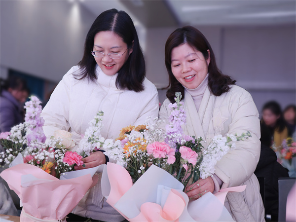 二幼：花漾女神   芬芳如你