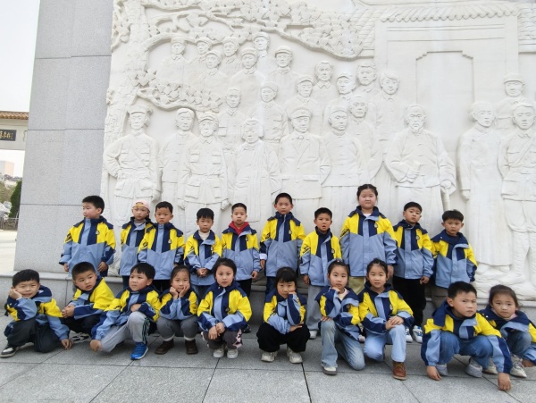 二幼：铭记英烈悼英魂   传承精神暖心田