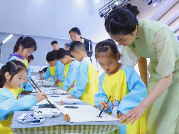 二幼：2024年海安市学前教育美术领域教学大赛顺利举行