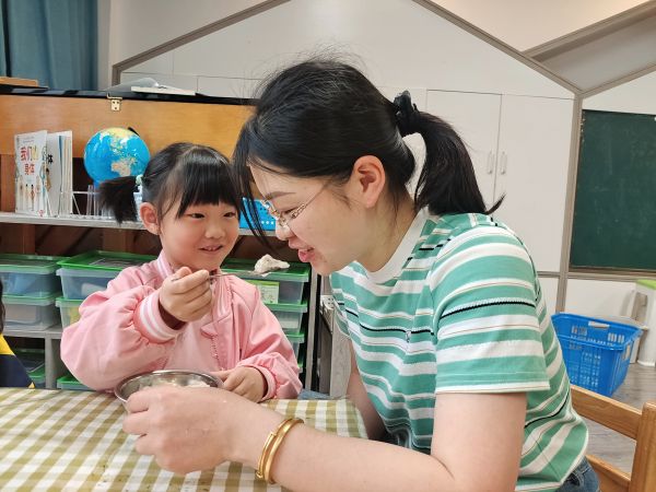 二幼：家长助教   老街馄饨进课堂