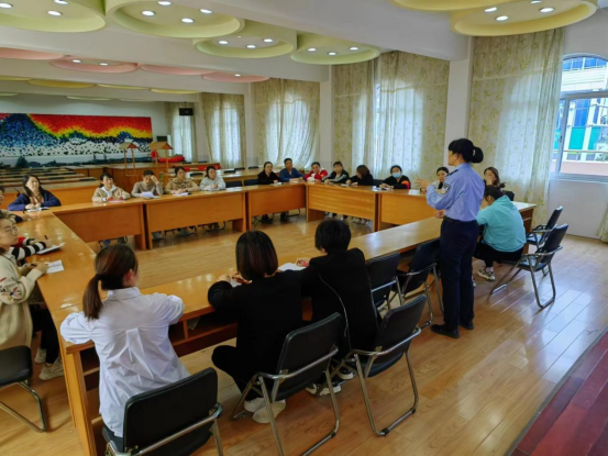 二幼：拒绝网络谣言 从你我做起