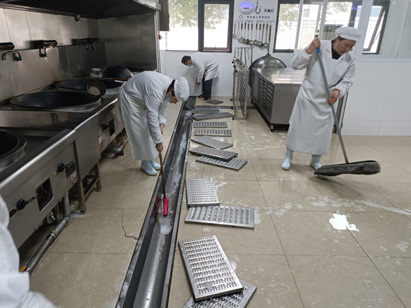 二幼：完善操作规程   给食安工作加上一道“保险”