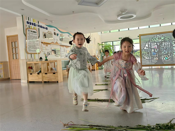 二幼：“粽”情端午  浸润童心