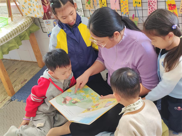 二幼：童心敬老   爱满重阳