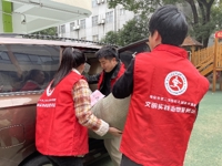 二幼：衣暖人心   爱传千里