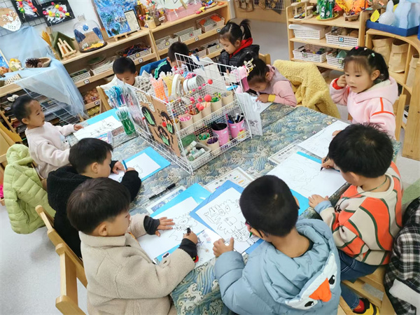 二幼：携手新年“趣”运动