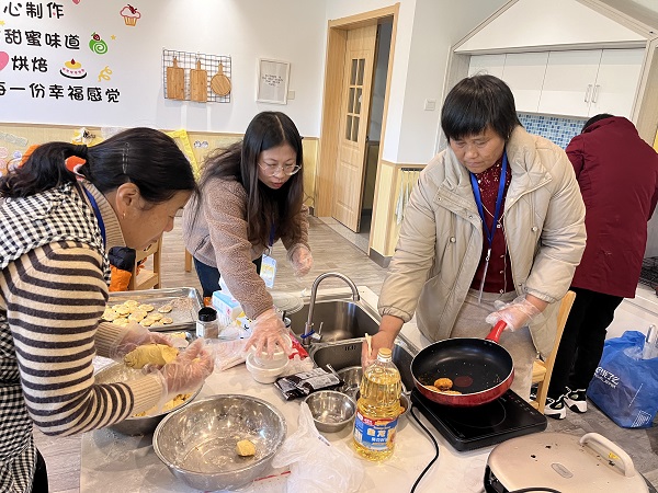 二幼：南瓜美食汇  快乐来相会