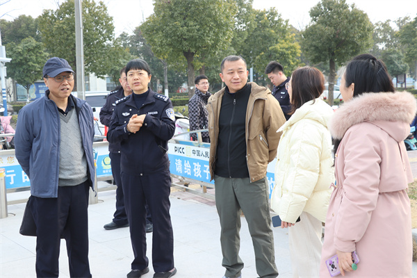 南通市公安督察大队莅临二幼彩虹园检查指导