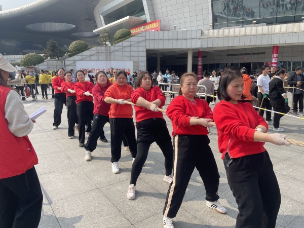 二幼：齐心协力     “绳”聚风采