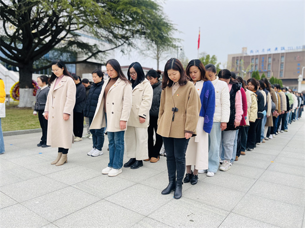 二幼：清明忆先烈  缅怀寄哀思