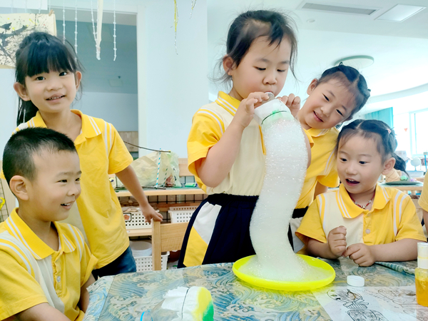 二幼：泡泡派对   欢乐留一夏