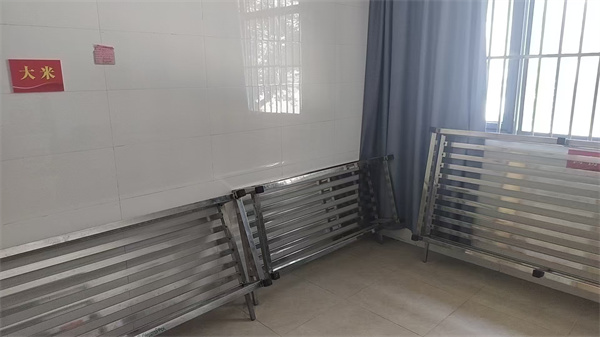 二幼：食堂深度检  守护暑期安