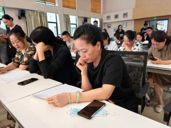 二幼：严守招标程序 筑牢食安底线