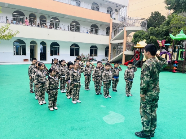 二幼：退役军人进校园   红色精神润童心