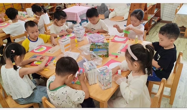 二幼：童心绘祝福  故事传情怀