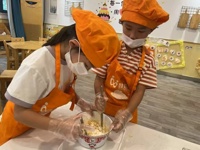 二幼：情系中秋 美食传承