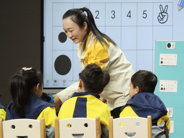 赵成静老师：爱与责任 &nbsp;护航成长