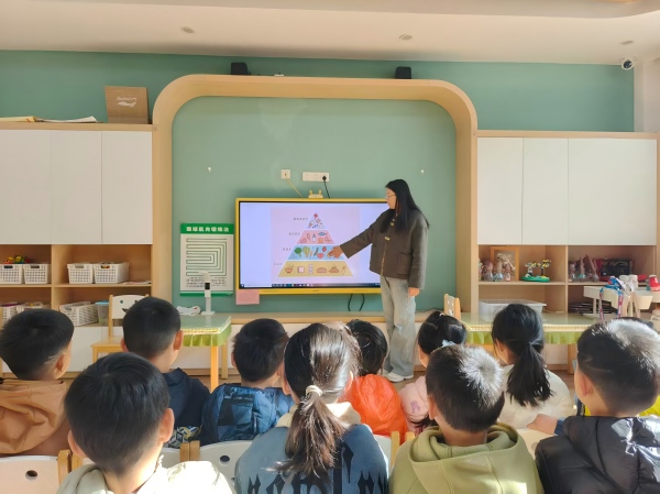 二幼：营养膳食护成长