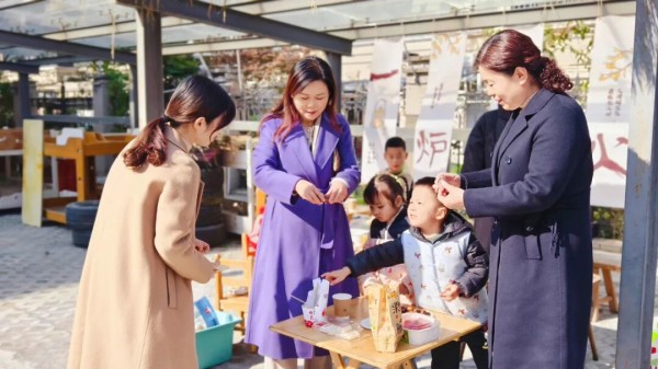 二幼：交流共研 育幼同行