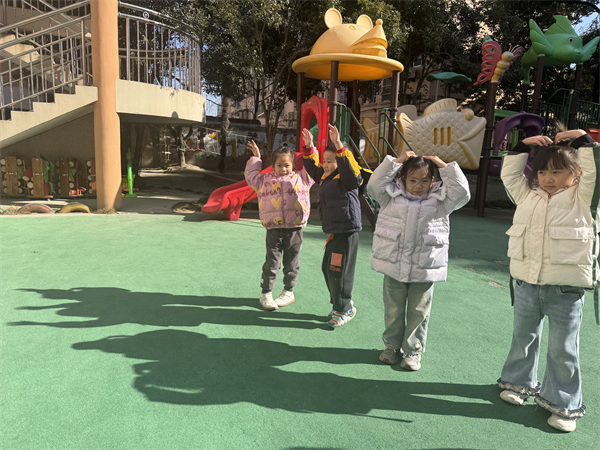 二幼：童趣迎冬至  萌娃乐传承